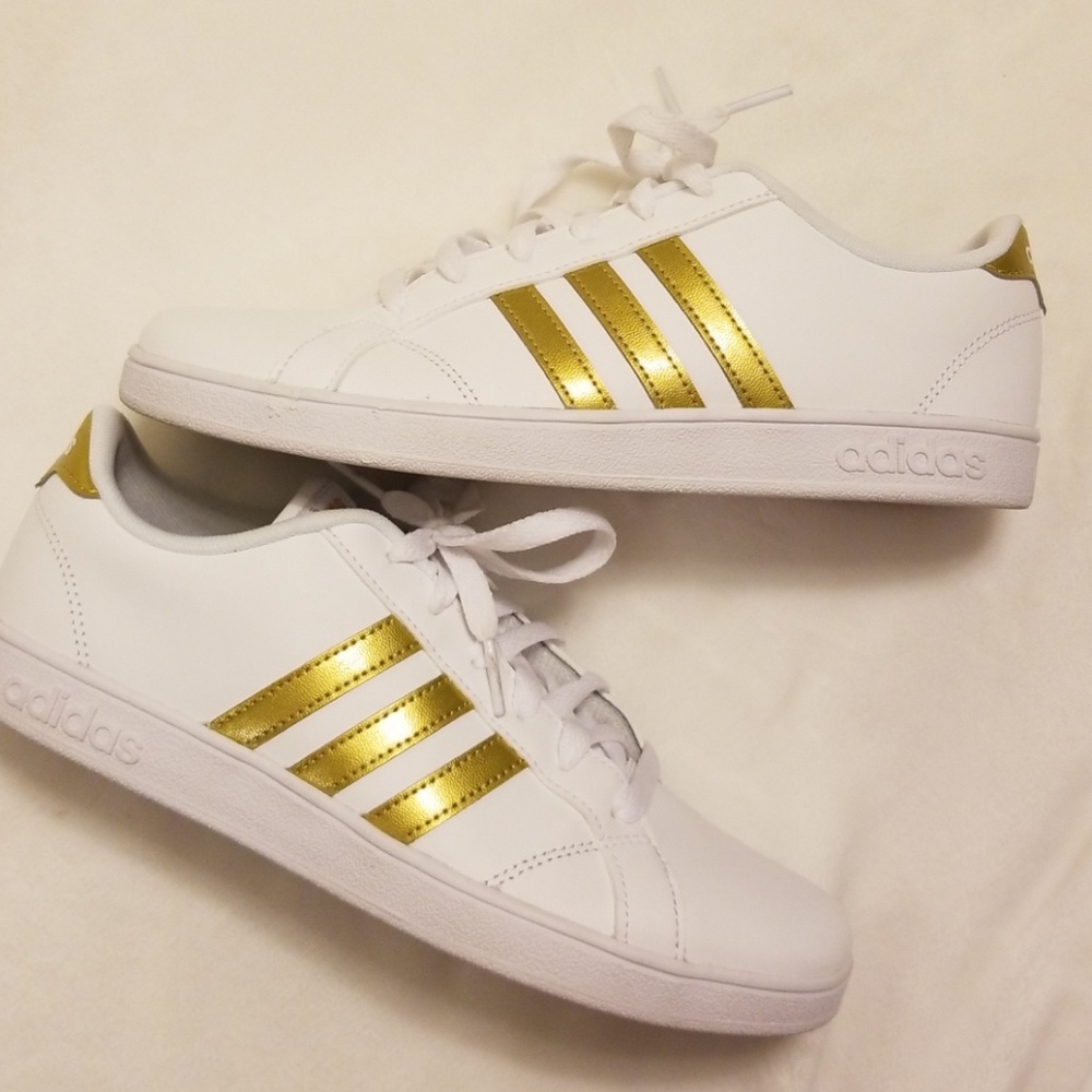 NIB ADIDAS - Picture 2 of 8